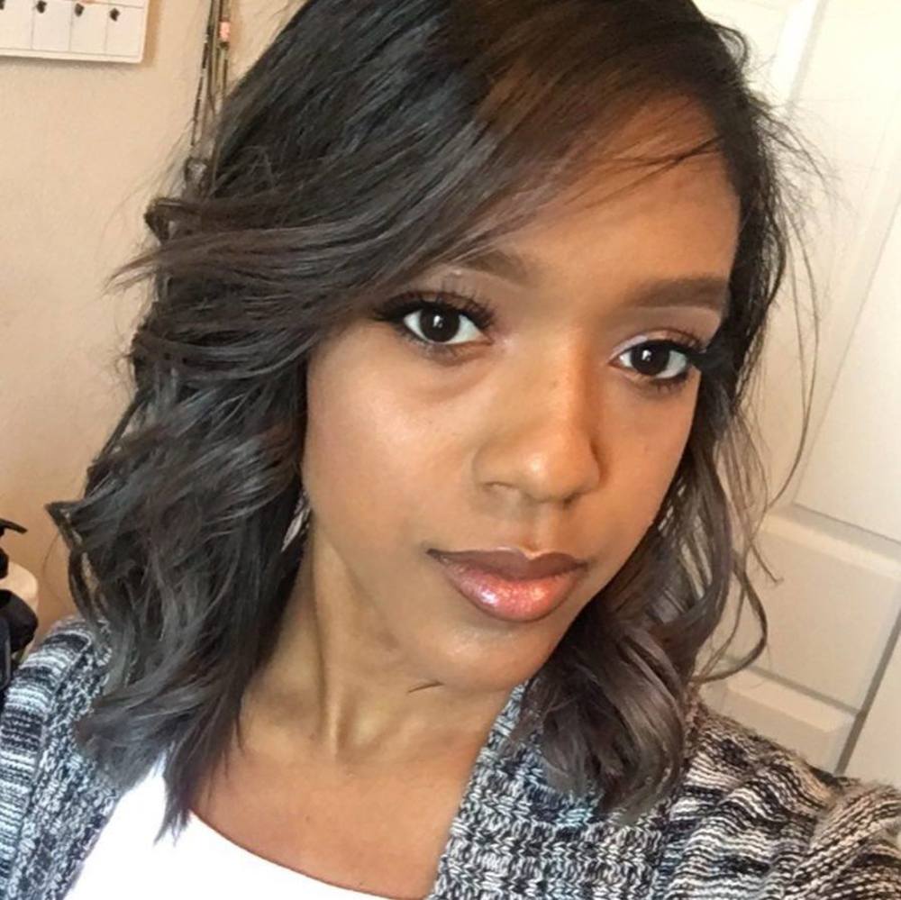 Meet your Posher, Alexis